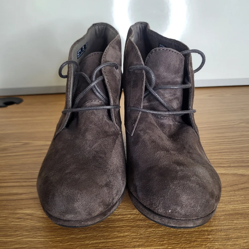 Clarks Camryn Bronte Suede Wedge Ankle Booties Womens Soze 10 - Picture 2 of 7